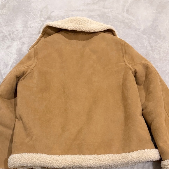 Uniqlo Tan Teddy Jacket with Cream Accents - Picture 3 of 3